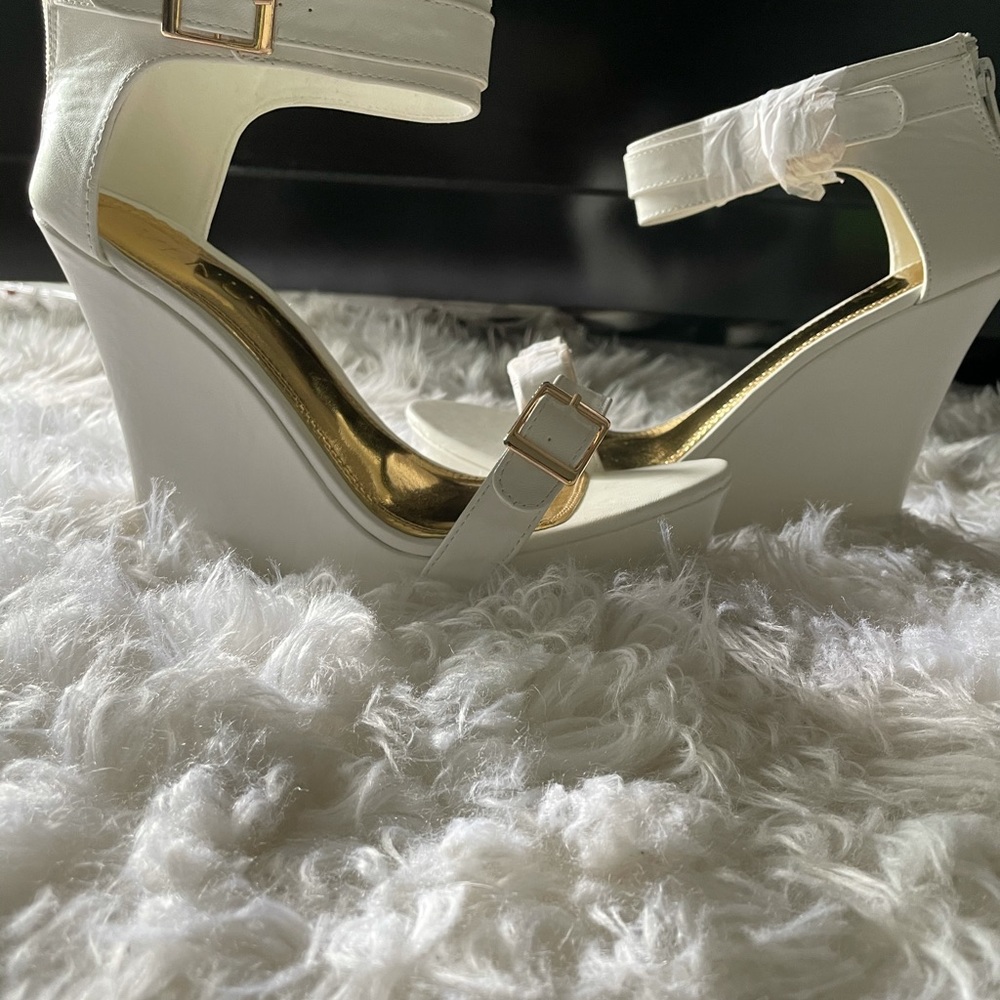 Wedge heels